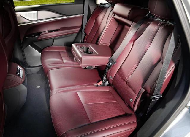 2025款凱迪拉克XT5：豪華中型SUV的新標桿！-有駕