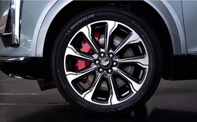 2025款凱迪拉克XT5：豪華中型SUV的新標桿！-有駕