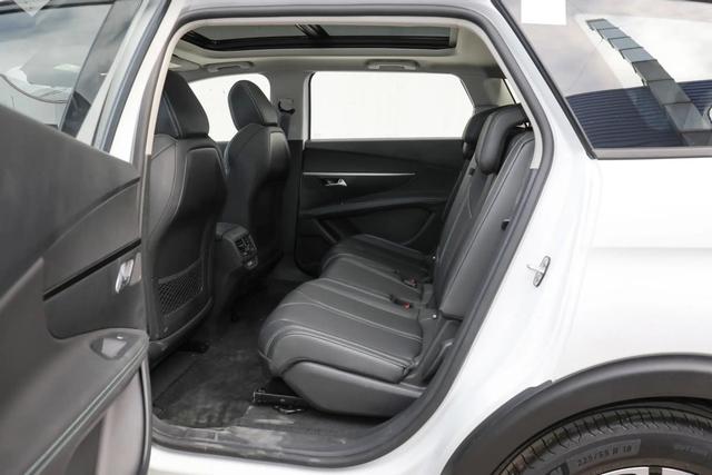 卷瘋了！標致5008降至10.5萬，170馬力+愛信8AT，再不買就沒了-有駕