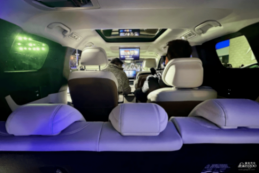 2025年，別克GL8又來(lái)了新對(duì)手