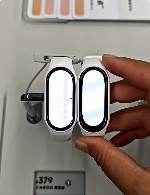 小米手環(huán)10/9真機(jī)對(duì)比圖來了：史詩升級(jí) 首次四邊等寬！