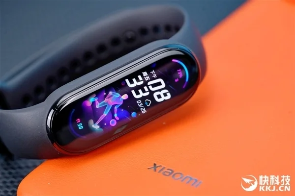 小米手環(huán)10/9真機(jī)對(duì)比圖來了：史詩升級(jí) 首次四邊等寬！