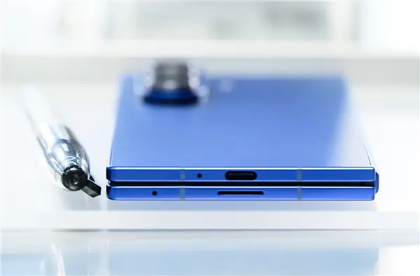 羅永浩評(píng)三星Galaxy Z Fold7：硬件沒(méi)得說(shuō) 生平第一次想長(zhǎng)期用折疊屏