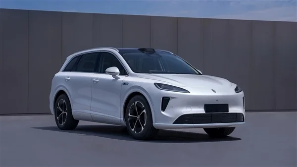 上汽華為打造 尚界H5首張實拍圖流出：最親民鴻蒙智行車來了