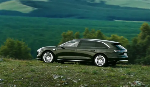 稱親自開上了陡坡 余承東曬享界S9T實(shí)車：顏值與實(shí)力并存