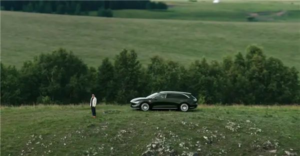 稱親自開上了陡坡 余承東曬享界S9T實(shí)車：顏值與實(shí)力并存