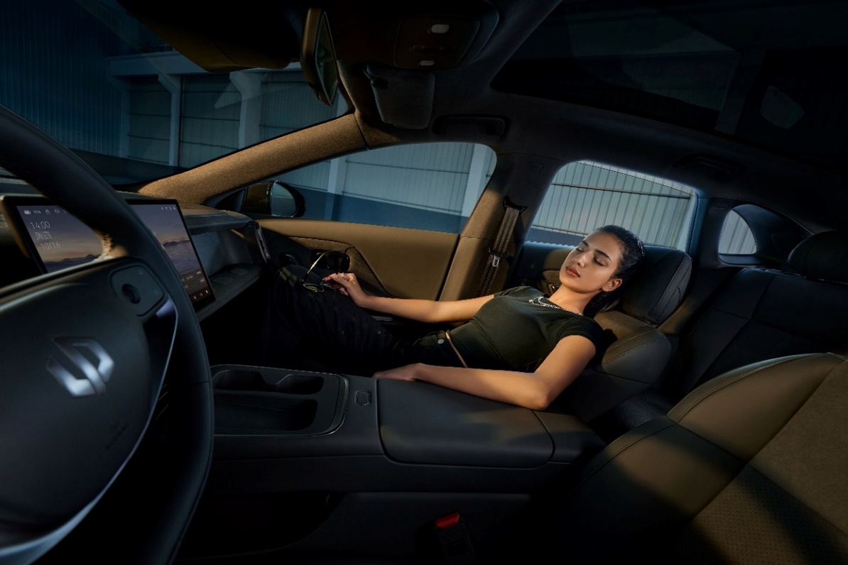 為全球年輕用戶打造的&ldquo;人生Dream Car&rdquo; 零跑Lafa5預(yù)售開(kāi)啟