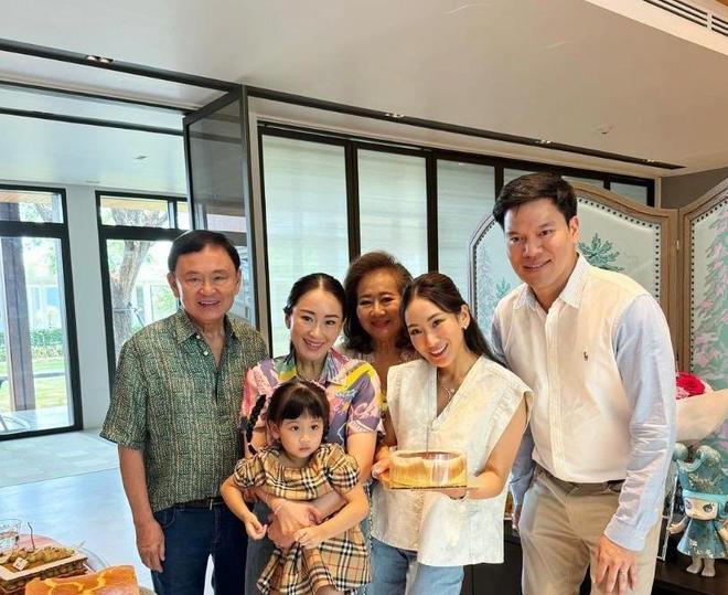 通坦的窘境才知他信家族最大的底气是她瓦力娱乐棋牌离婚不离家!看到如今佩(图3) 通坦的窘境才知他信家族最大的底气是她瓦力娱乐棋牌离婚不离家!看到如今佩(图3)