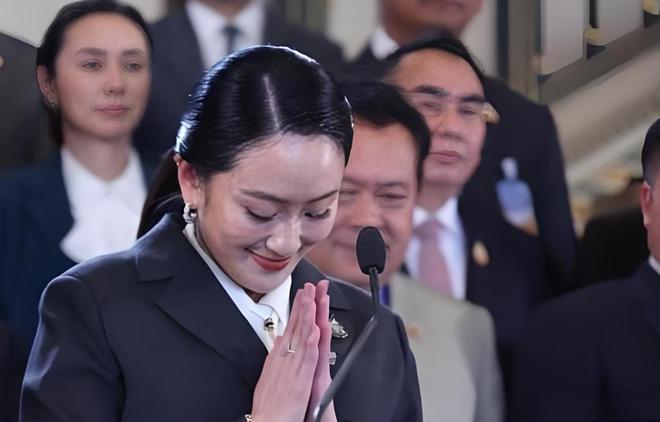 通坦的窘境才知他信家族最大的底气是她瓦力娱乐棋牌离婚不离家！看到如今佩(图10)