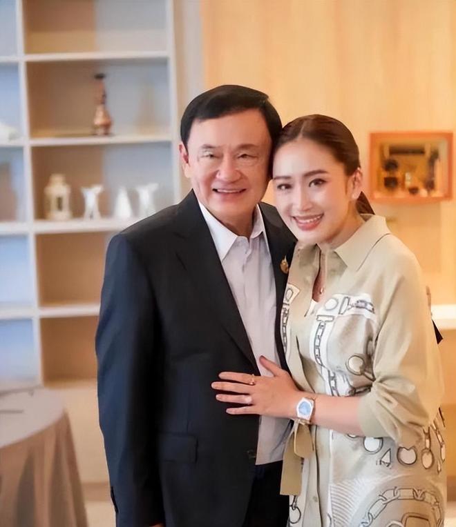 通坦的窘境才知他信家族最大的底气是她瓦力娱乐棋牌离婚不离家!看到如今佩(图17) 通坦的窘境才知他信家族最大的底气是她瓦力娱乐棋牌离婚不离家!看到如今佩(图17)