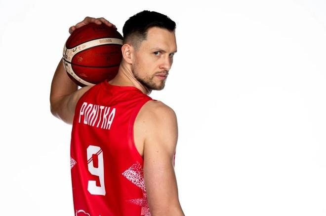 男篮最强球员波尼特卡的篮球故事瓦力棋牌抢周琦、灭东契奇波兰