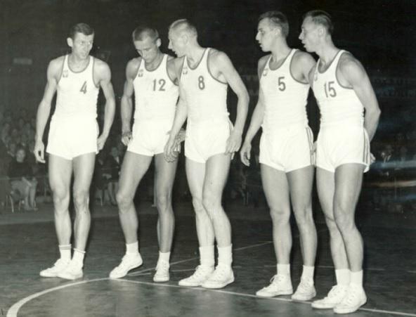 男篮最强球员波尼特卡的篮球故事瓦力棋牌抢周琦、灭东契奇波兰(图11)