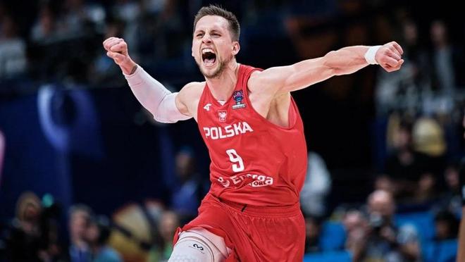 男篮最强球员波尼特卡的篮球故事瓦力棋牌抢周琦、灭东契奇波兰(图14)