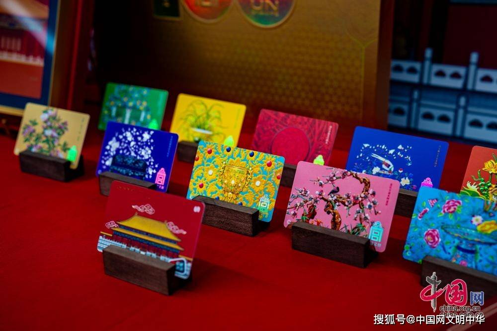 故宫百年·中国礼物”双藏套装压轴献礼瓦力